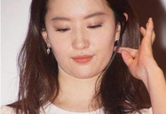 吃瓜娱乐圈刘亦菲,娱乐圈的“仙女攻”，美貌与才华并存，单身之谜引人遐想
